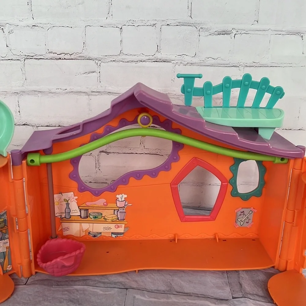 Littlest Pet shop play house - Picture 8 of 11
